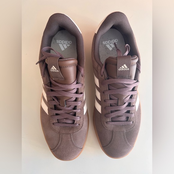 Adidas VL Court 3.0 Sneakers in Brown and White - Picture 3 of 7